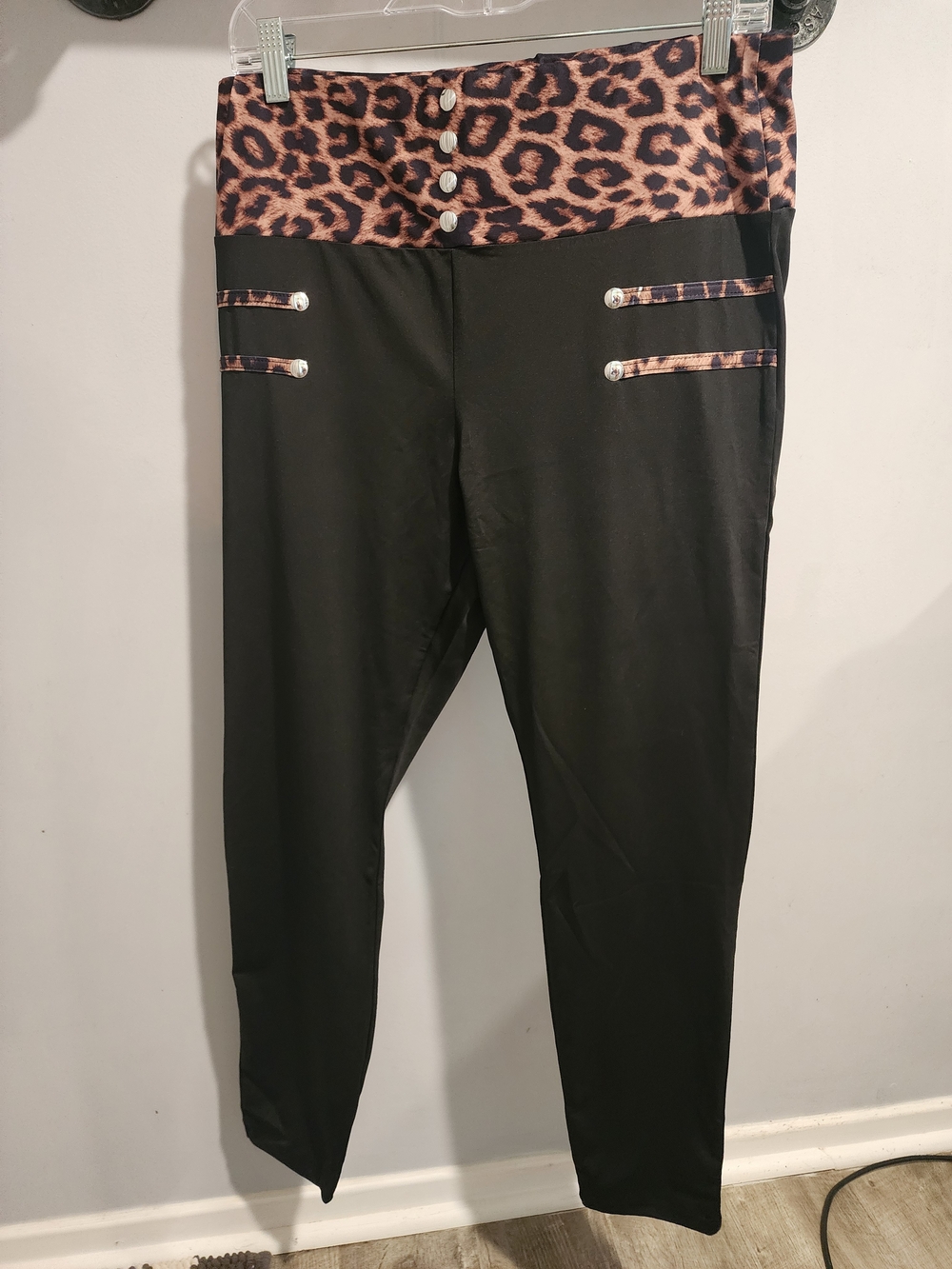 Black Leggings with Leopard Print Waistband